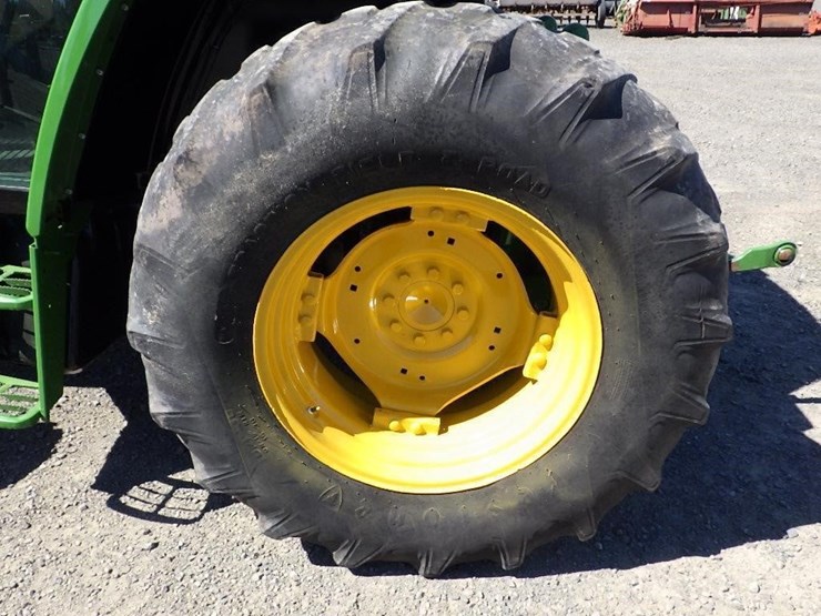 john-deere-tractor-loader-image-9