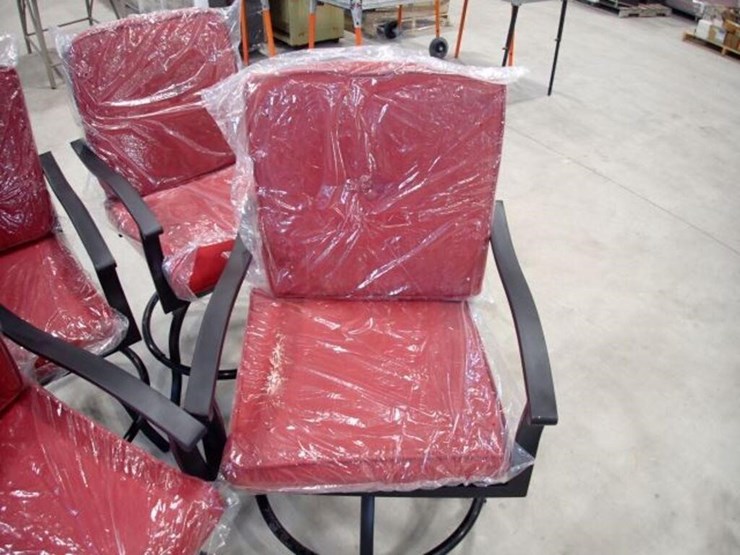 qty-of-(4)-metal-bar-chairs-image-6