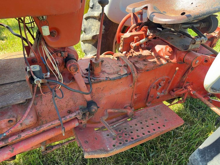 ford-820-image-17