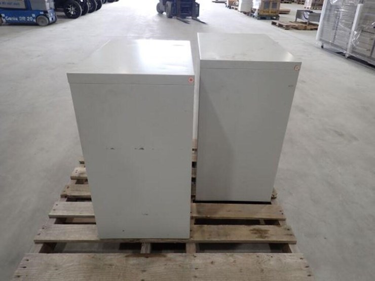 qty-of-(2)-metal-2-drawer-filing-cabinets-image-9