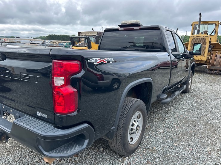 2020-chevrolet-2500hd-image-14