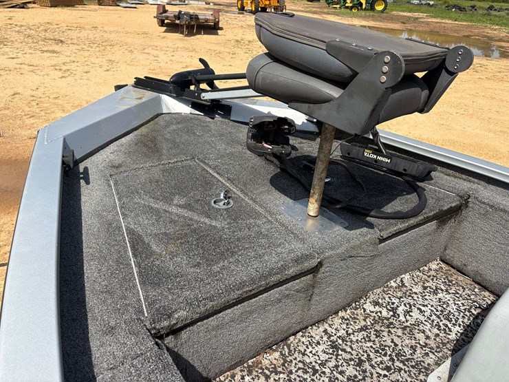 2011-xpress-12'-aluminum-boat-w/yamaha-90hp-outboard-image-21
