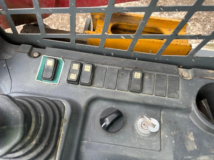 takeuchi-tl10v2-image-23