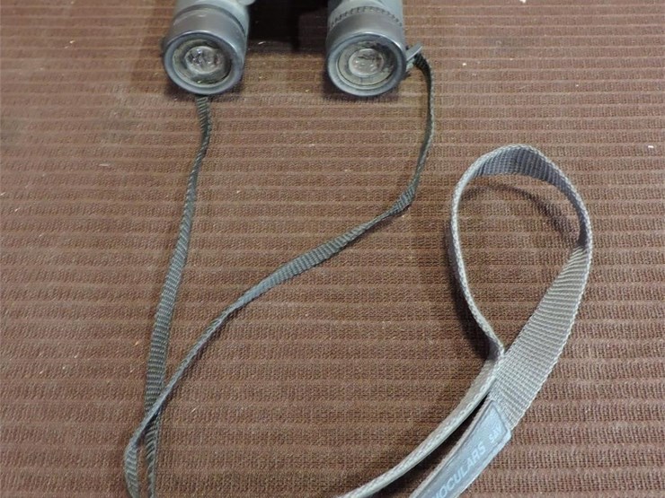nikon,-trailblazer-10x25-binoculars-image-1