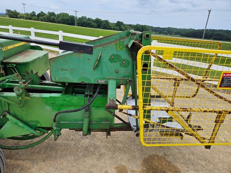 john-deere-336-image-26