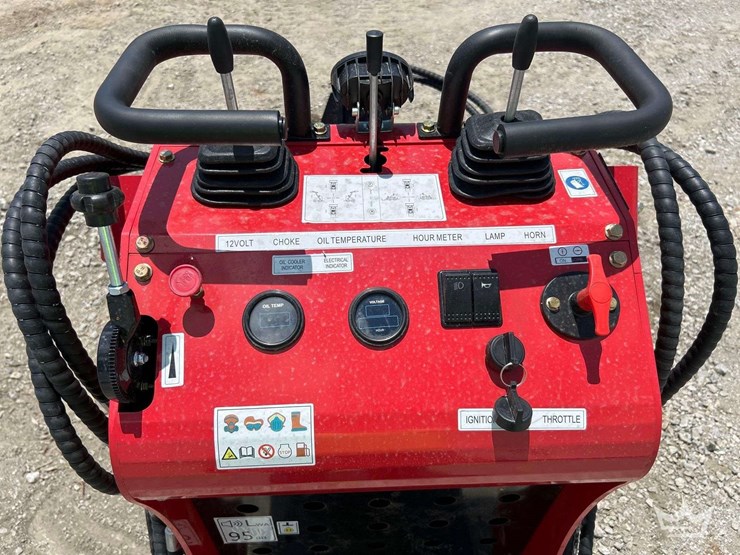 2026-ssl60-ride-on-mini-track-loader-skid-steer-image-9