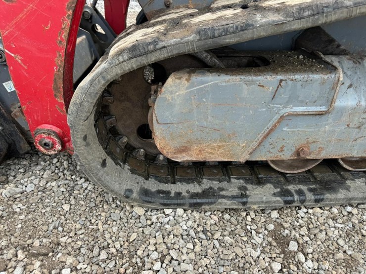 2019-takeuchi-tl8-image-14
