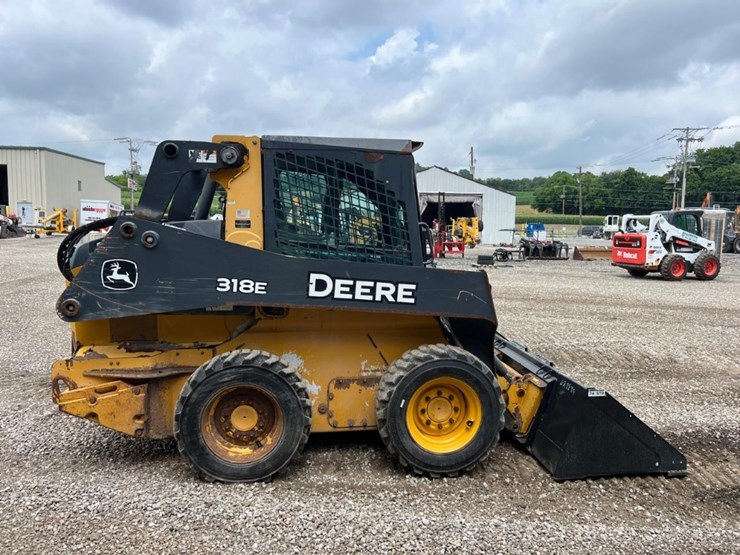 deere-318e-image-7