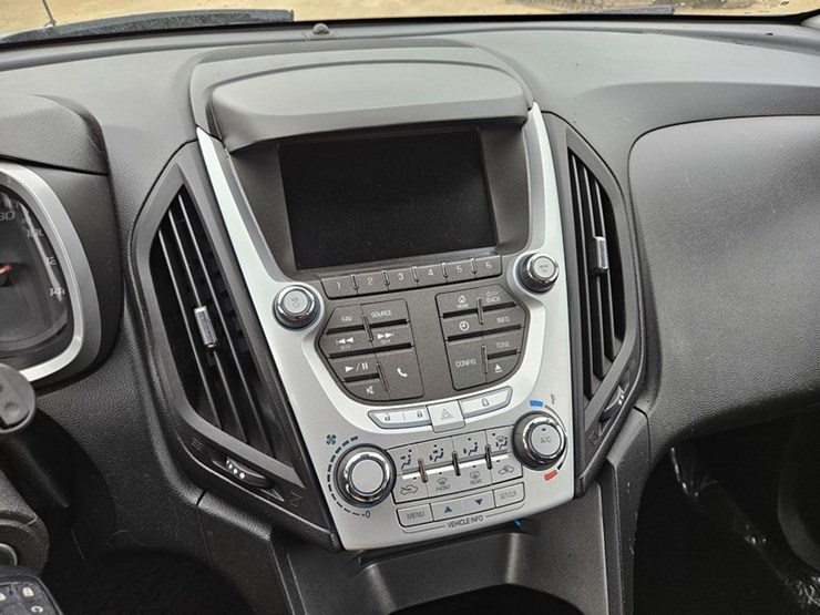 2014-chevrolet-equinox-lt-image-26