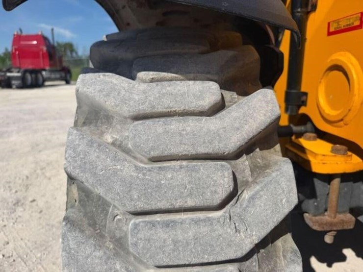 2018-jcb-505-20-image-35