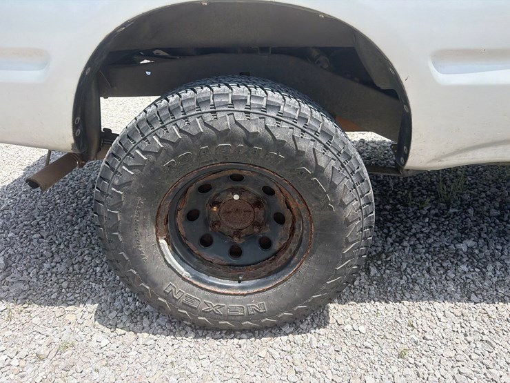 2004-toyota-tacoma-image-9