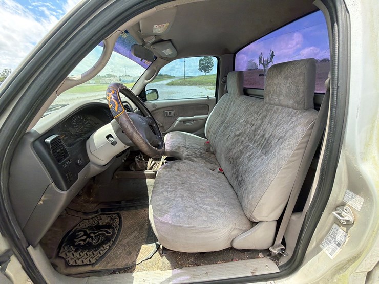 2004-toyota-tacoma-image-10