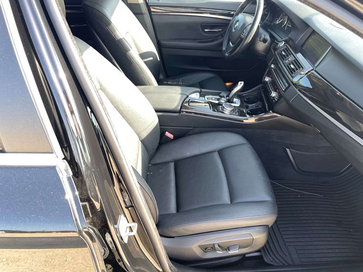 2015-bmw-528i-4-door-sedan-(116,153-miles)-image-18