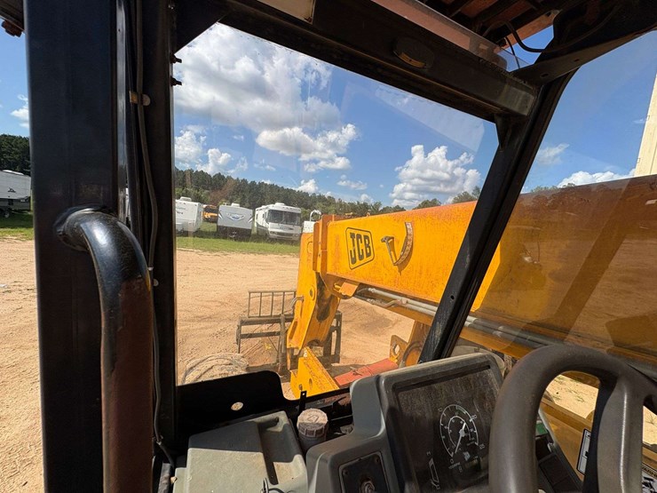 2005-jcb-506-image-17