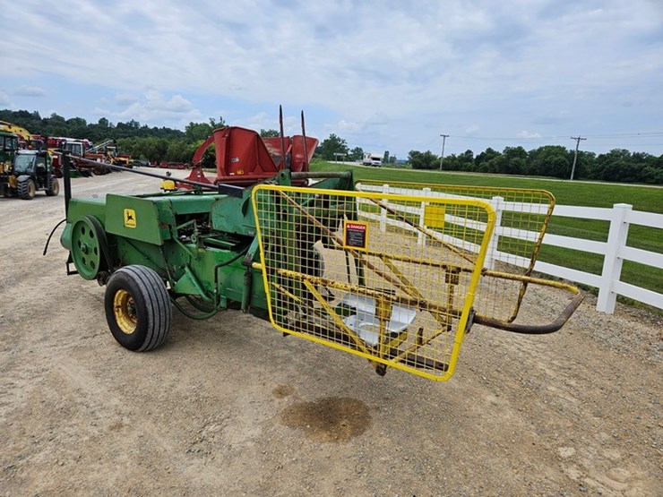 john-deere-336-image-3