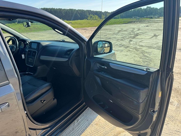 2018-dodge-grand-caravan-image-15