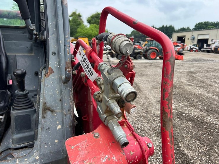 takeuchi-tl10v2-image-12