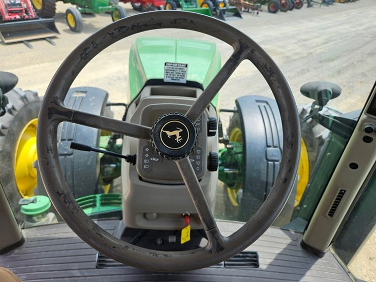 john-deere-8285r-image-30