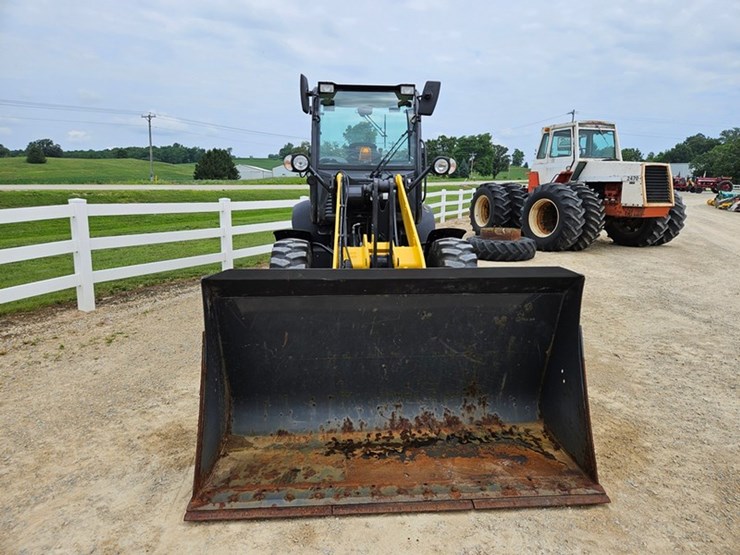 new-holland-w80c-image-8