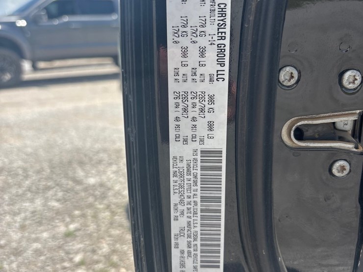 2014-dodge-1500-image-16