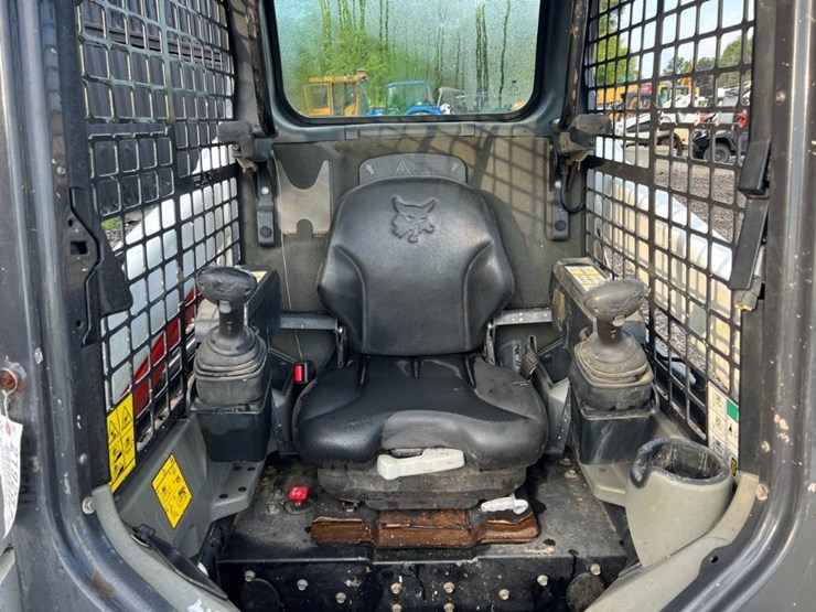 2022-bobcat-t550-image-17