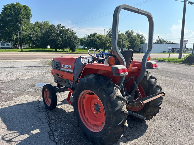 1995-kubota-l2900-image-5