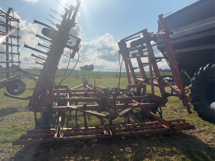 hesston-2210-image-7