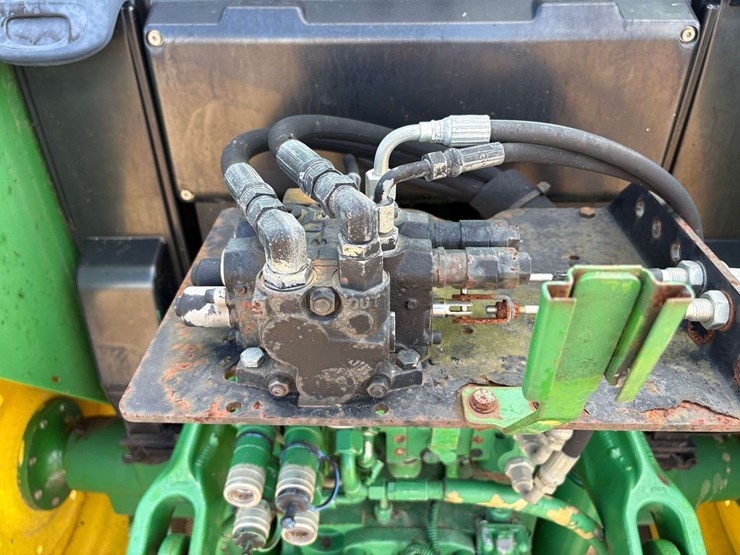 john-deere-6330-image-33