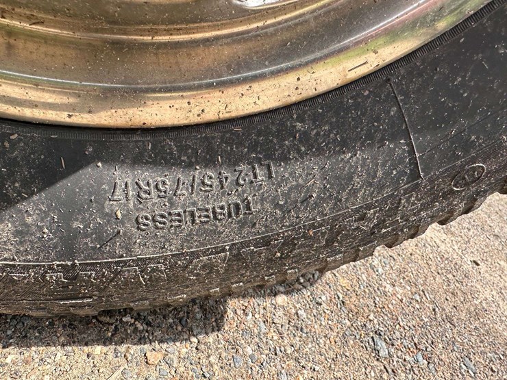 2012-ford-f350-image-22