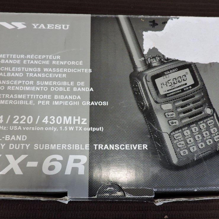 Yaesu, Model VX-6R Dual Band Transceiver, NIB