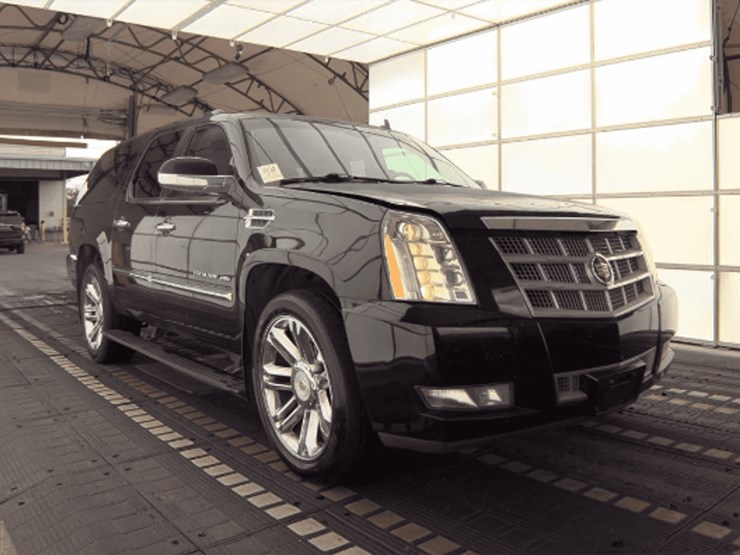 2013-cadillac-escalade-esv-platinum-image-1