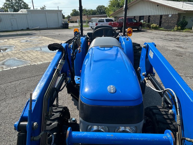 2020-new-holland-workmaster-25-image-17