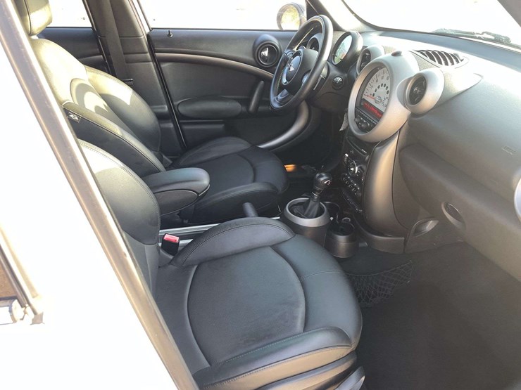 2012-mini-cooper-4-door-sedan-(101,038-miles)-image-17