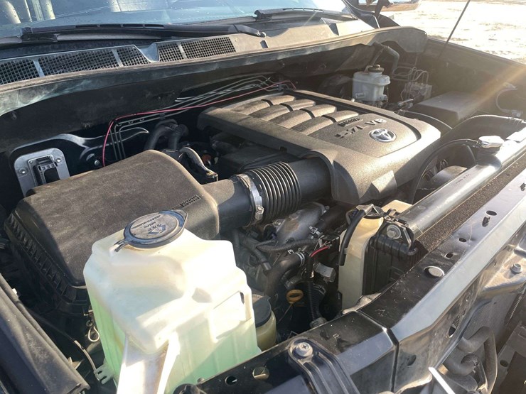 2012-toyota-tundra-image-8