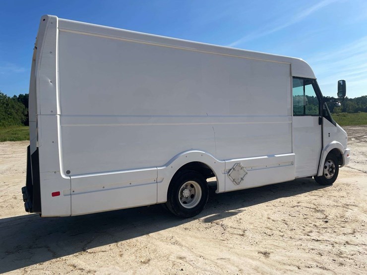 2013-utility-van-image-3