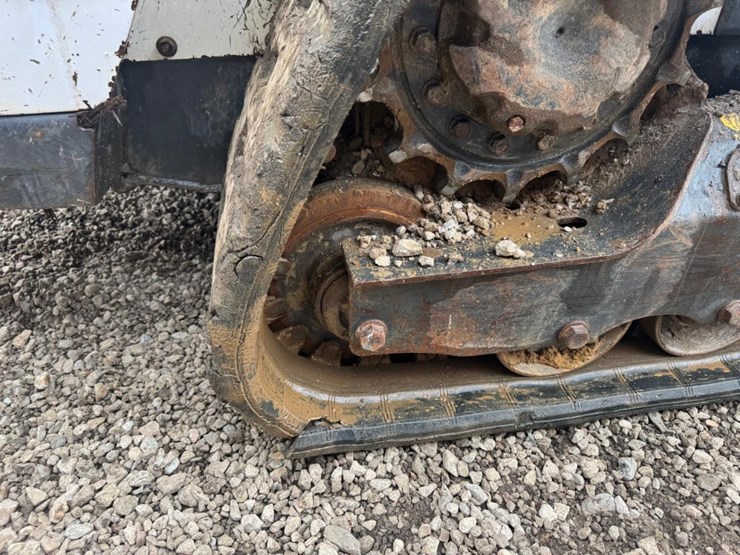 2016-bobcat-t595-image-19