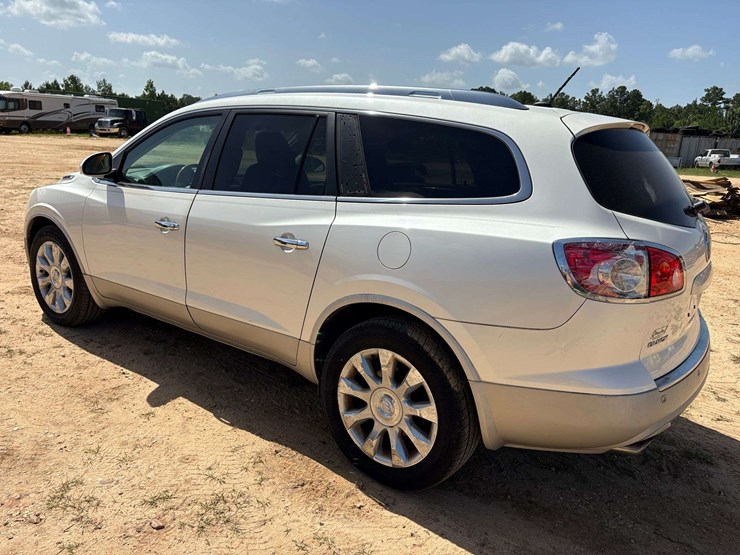 2012-buick-enclave-image-2