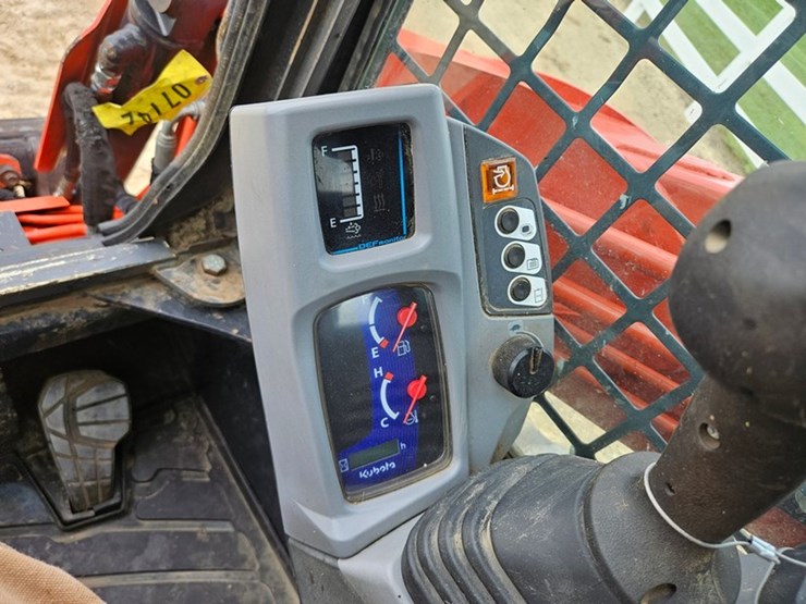 kubota-svl95-2s-image-30