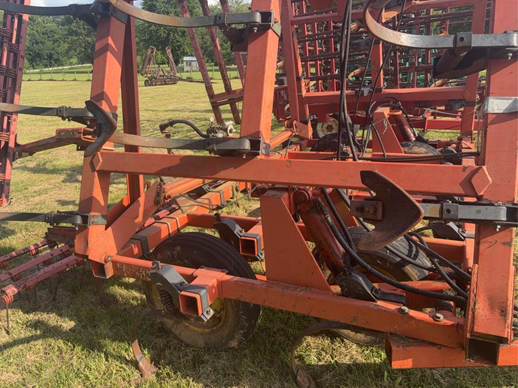 hesston-2210-image-5