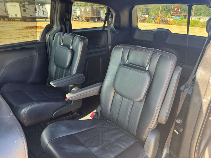2018-dodge-grand-caravan-image-18