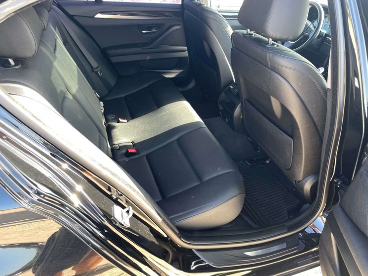 2015-bmw-528i-4-door-sedan-(116,153-miles)-image-16