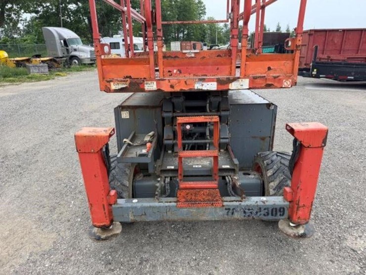 2017-skyjack-sj6832-4x4-scissor-lift-37011111-image-7
