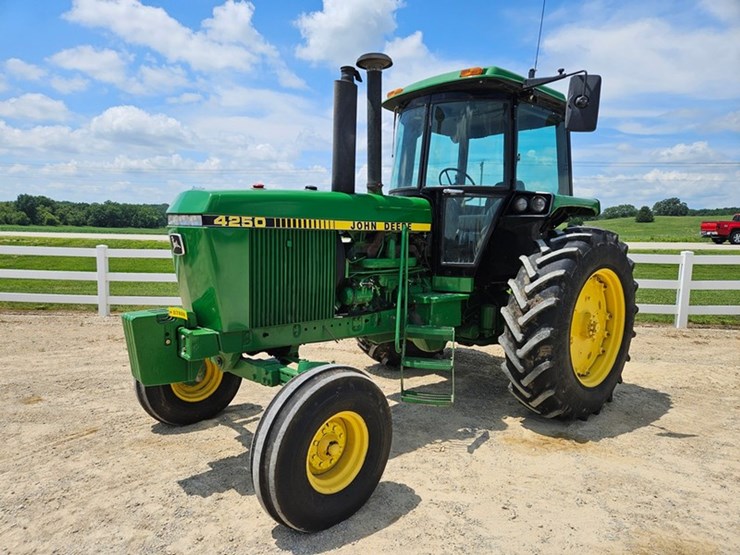 john-deere-4250-image-1