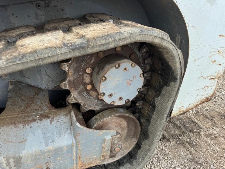 2019-takeuchi-tl8-image-15