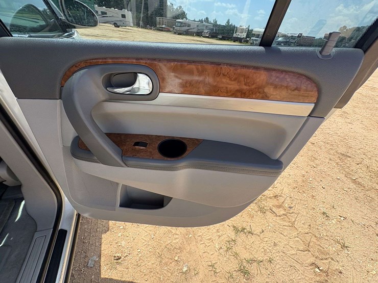 2012-buick-enclave-image-19