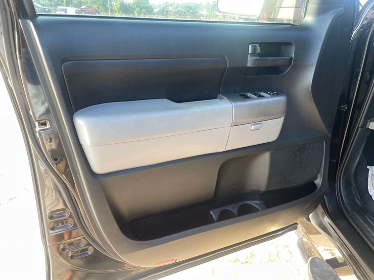 2012-toyota-tundra-image-9