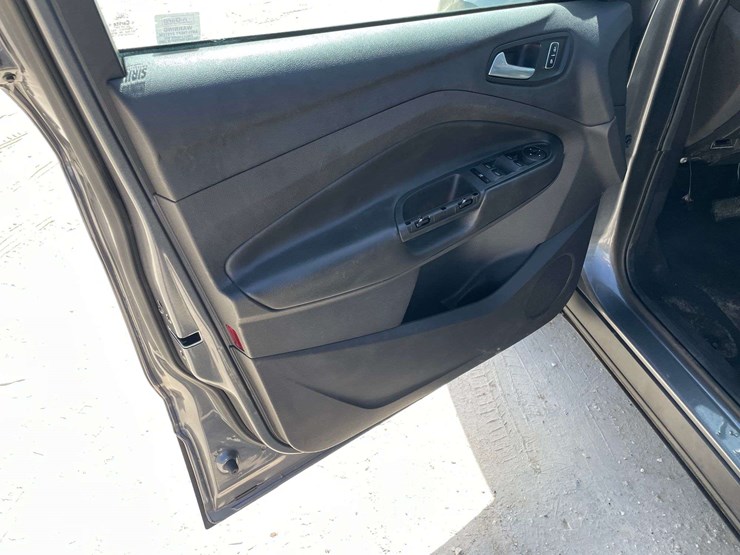 2014-ford-escape-image-9