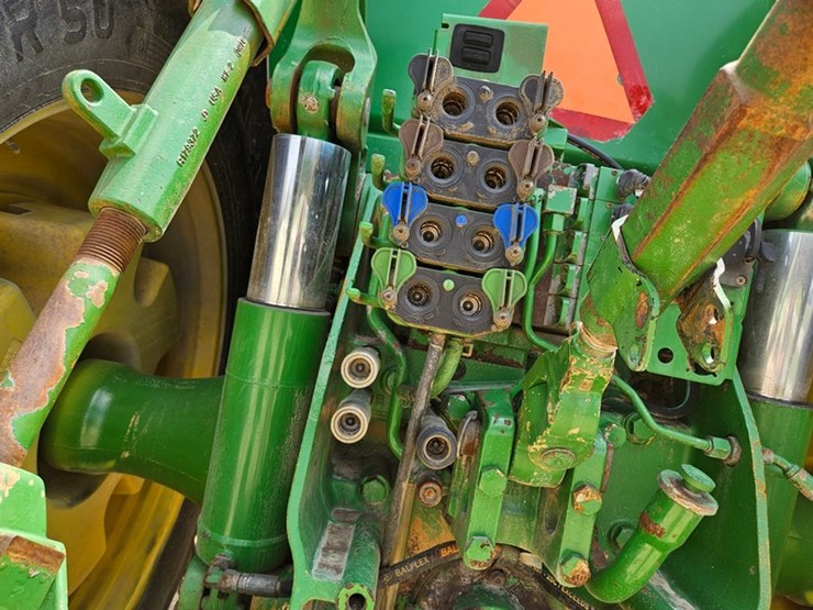 john-deere-8285r-image-20