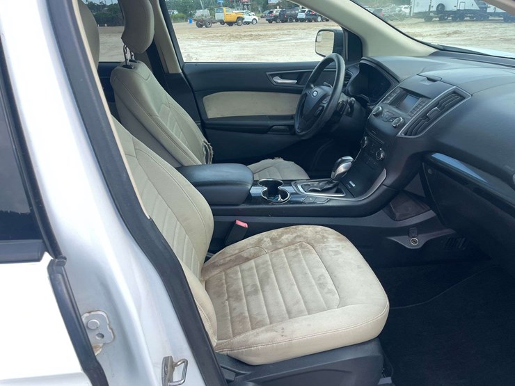 2017-ford-edge-image-18