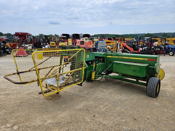 john-deere-336-image-5
